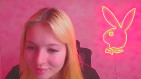 Snapshot of _mila_la_ chatting on November 2025 01:10:01 PM Melanie online show from November 2025 01:10:01 PM