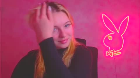 Snapshot of _mila_la_ chatting on November 2025 06:40:02 AM Melanie online show from November 2025 06:40:02 AM