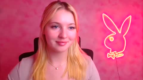 Snapshot of _mila_la_ chatting on November 2025 12:16:01 PM Melanie online show from November 2025 12:16:01 PM