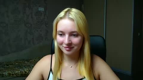 Snapshot of _mila_la_ chatting on December 2025 12:14:01 PM Melanie online show from December 2025 12:14:01 PM