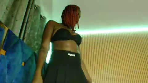 Milah online show from November 2025 03:55:02 PM