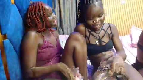 Milah online show from November 2025 05:35:02 PM