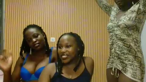 Milah online show from November 2025 03:58:02 PM