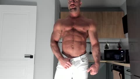 _miles19 online show from April 2026 12:21:01 PM