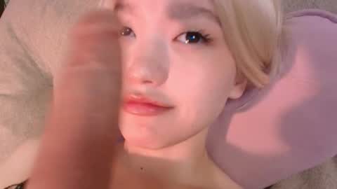 Kim online show from October 2025 05:19:01 AM