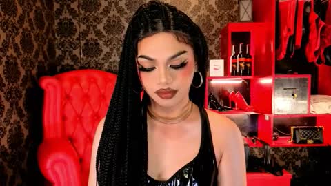 Raven Strauss online show from November 2025 05:13:02 PM