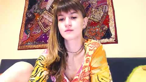 Snapshot of _minnie_boo_ chatting on September 2025 07:37:01 PM Boo online show from September 2025 07:37:01 PM