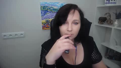 Snapshot of _miranda_sun chatting on November 2025 07:41:02 AM Miranda online show from November 2025 07:41:02 AM