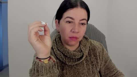 _miss_coco_ online show from November 2025 12:37:02 PM