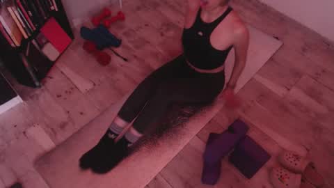 karoline uwu online show from December 2025 12:11:02 PM