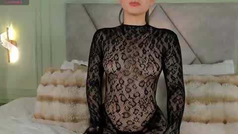 kimberley cruz online show from October 2025 11:17:01 AM