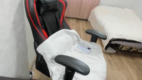 Snapshot of _miss_nikki_ chatting on December 2024 11:29:02 AM Nikalina online show from December 2024 11:29:02 AM