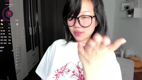 Snapshot of _molly_molly_molly_ chatting on December 2025 01:09:02 PM _molly_molly_molly_ online show from December 2025 01:09:02 PM