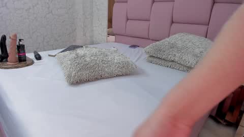 Snapshot of _molly_rosse_ chatting on December 2024 03:48:02 PM _molly_rosse_ online show from December 2024 03:48:02 PM