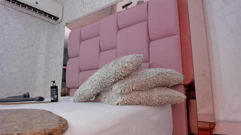 Snapshot of _molly_rosse_ chatting on January 2025 04:02:02 PM _molly_rosse_ online show from January 2025 04:02:02 PM