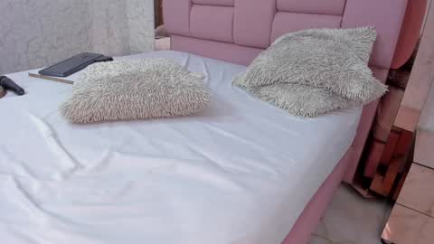 Snapshot of _molly_rosse_ chatting on January 2025 04:06:01 PM _molly_rosse_ online show from January 2025 04:06:01 PM