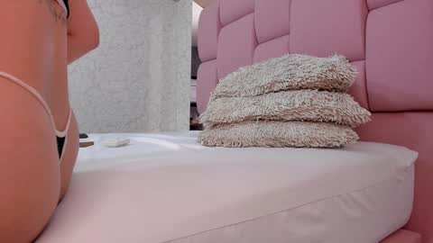 Snapshot of _molly_rosse_ chatting on January 2025 04:03:01 PM _molly_rosse_ online show from January 2025 04:03:01 PM
