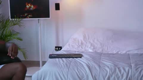 julietta and travis online show from February 2026 04:57:02 PM