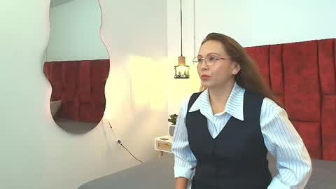 _monaliza_ online show from June 2026 12:10:02 PM
