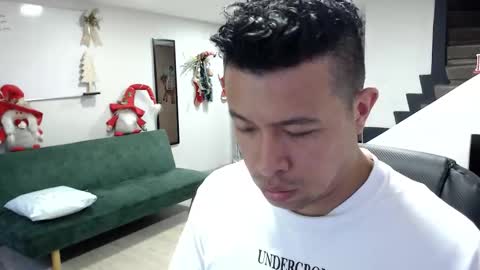 Panda  online show from November 2025 10:11:02 PM