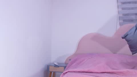 Luna online show from April 2026 03:04:02 AM