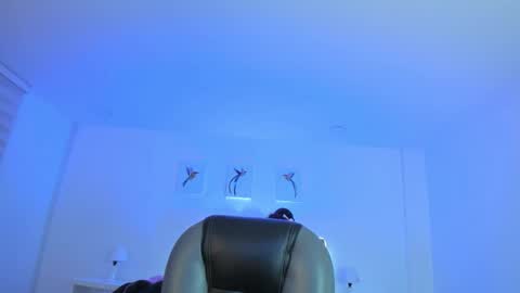 Natalie online show from November 2025 10:43:02 AM