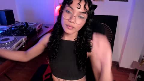 Nati - Independ model online show from January 2026 05:20:01 AM