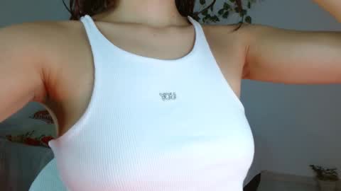 _nayade_ online show from February 2025 08:33:02 PM