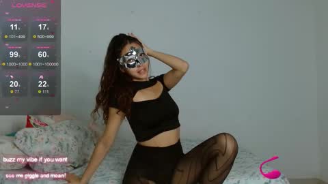 _nayade_ online show from October 2025 11:49:01 PM