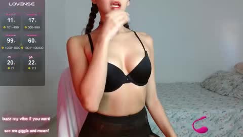 _nayade_ online show from February 2026 10:08:02 PM