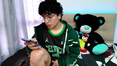 Nicolas online show from December 2024 10:04:02 PM