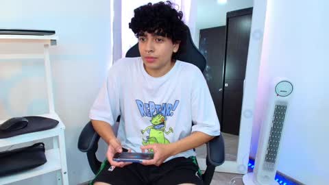 Nicolas online show from January 2025 08:05:02 PM