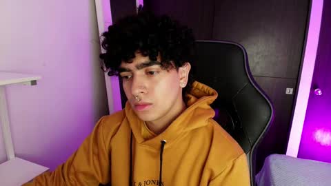 Nicolas online show from February 2025 11:47:02 PM