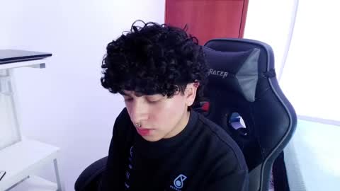 Nicolas online show from March 2025 09:27:02 PM