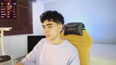 Nicolas online show from October 2025 02:42:02 AM