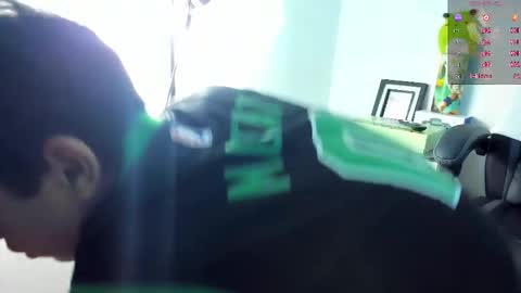 Nicolas online show from October 2025 06:32:01 AM