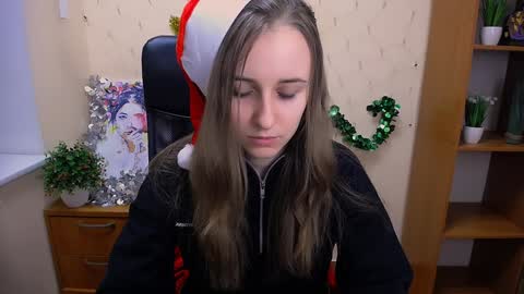 Snapshot of _nicole_new chatting on December 2024 12:24:01 PM Nica online show from December 2024 12:24:01 PM