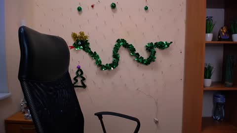 Snapshot of _nicole_new chatting on December 2024 11:45:02 AM Nica online show from December 2024 11:45:02 AM