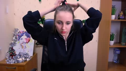 Snapshot of _nicole_new chatting on December 2024 03:11:02 PM Nica online show from December 2024 03:11:02 PM