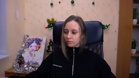 Snapshot of _nicole_new chatting on December 2024 02:48:02 PM Nica online show from December 2024 02:48:02 PM