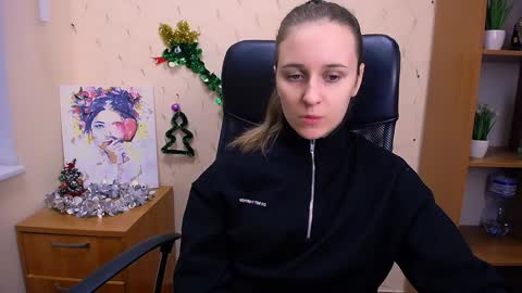 Snapshot of _nicole_new chatting on December 2024 12:24:01 PM Nica online show from December 2024 12:24:01 PM