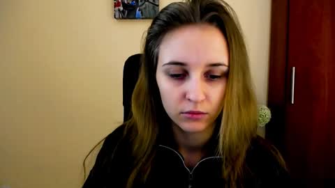 Snapshot of _nicole_new chatting on January 2025 01:08:02 PM Nica online show from January 2025 01:08:02 PM