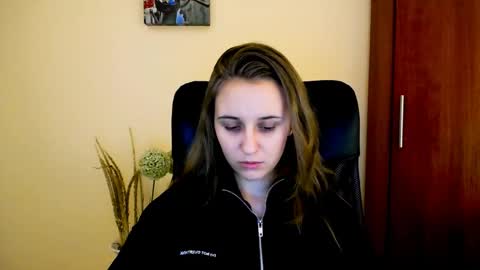 Snapshot of _nicole_new chatting on January 2025 04:13:01 PM Nica online show from January 2025 04:13:01 PM