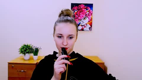 Snapshot of _nicole_new chatting on January 2025 03:58:01 PM Nica online show from January 2025 03:58:01 PM