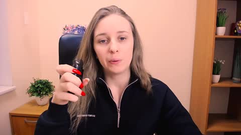 Snapshot of _nicole_new chatting on January 2025 12:17:02 PM Nica online show from January 2025 12:17:02 PM