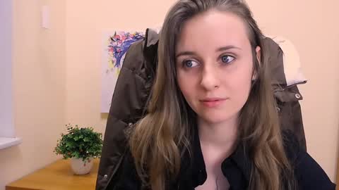 Snapshot of _nicole_new chatting on January 2025 03:33:01 PM Nica online show from January 2025 03:33:01 PM