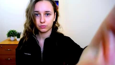 Snapshot of _nicole_new chatting on February 2025 12:28:01 PM Nica online show from February 2025 12:28:01 PM