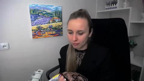 Snapshot of _nicole_new chatting on May 2026 10:10:01 AM Nica online show from May 2026 10:10:01 AM