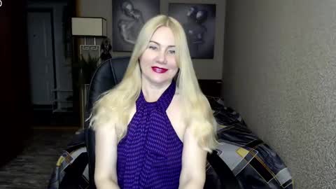 Donella    online show from February 2025 08:37:01 PM