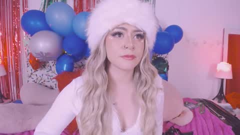 niiky online show from December 2024 06:43:02 PM